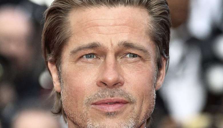 Brad Pitt troca carícias com influencer durante première de “Babilônia” Lorena Bueri