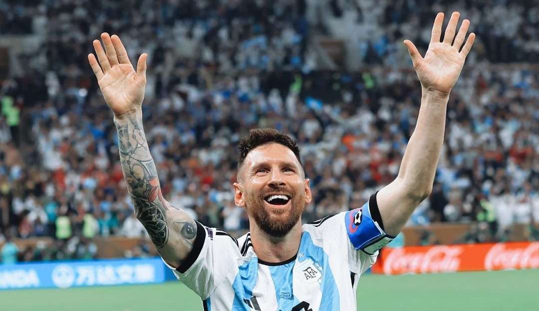 Após ser campeão Messi declara que vai continuar na seleção Argentina Lorena Bueri