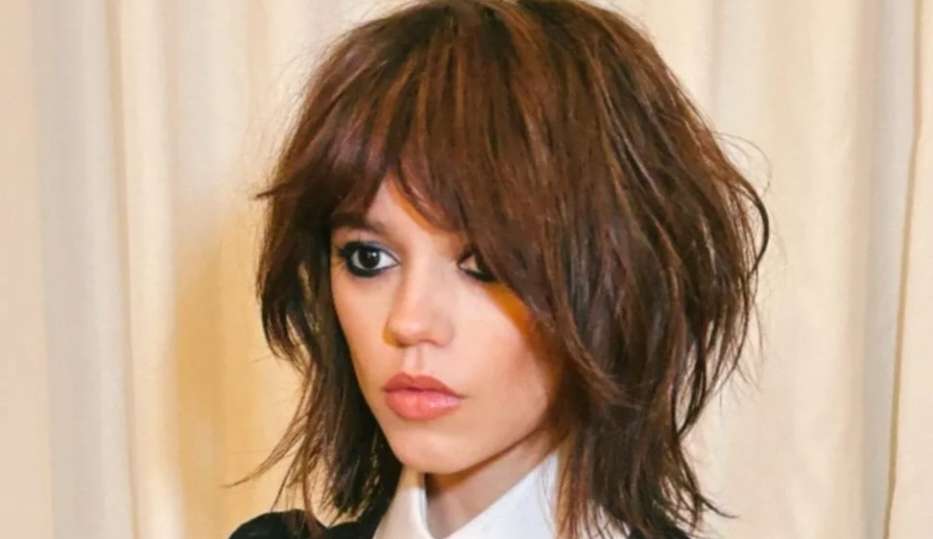 Long bob repicado: novo corte de cabelo de Jenna Ortega  Lorena Bueri