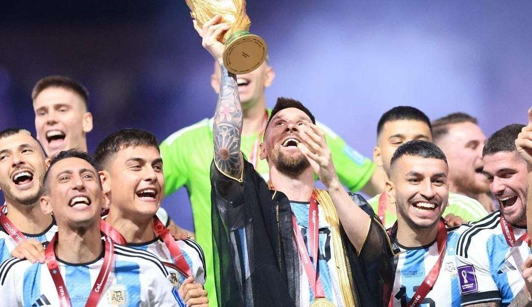 Roupa usada por Messi no pódio faz vendas crescerem
