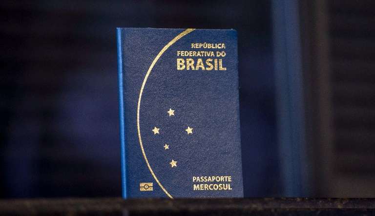 Emissão de passaporte: Fila para obter o documento tem 100 mil pessoas