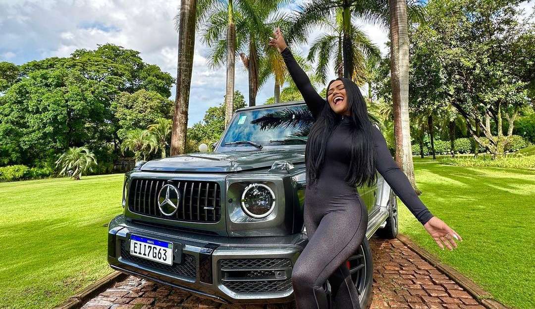 Camila Loures realiza sonho comprando carro de mais de R$ 1 milhão 