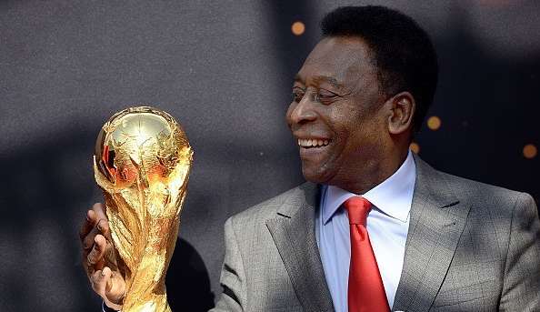 Morre o ex-jogador de futebol brasileiro Pelé