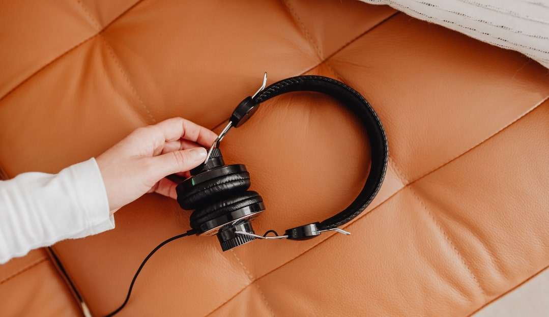 5 dicas para evitar a perda auditiva em jovens