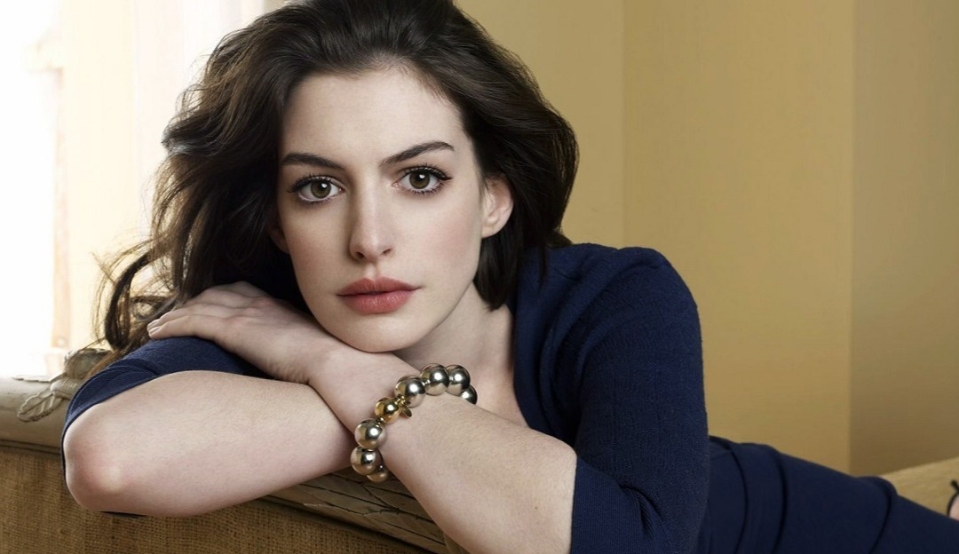 Anne Hathaway vai protagonizar comédia romântica que se passa na quarentena, 'Lockdown' Lorena Bueri