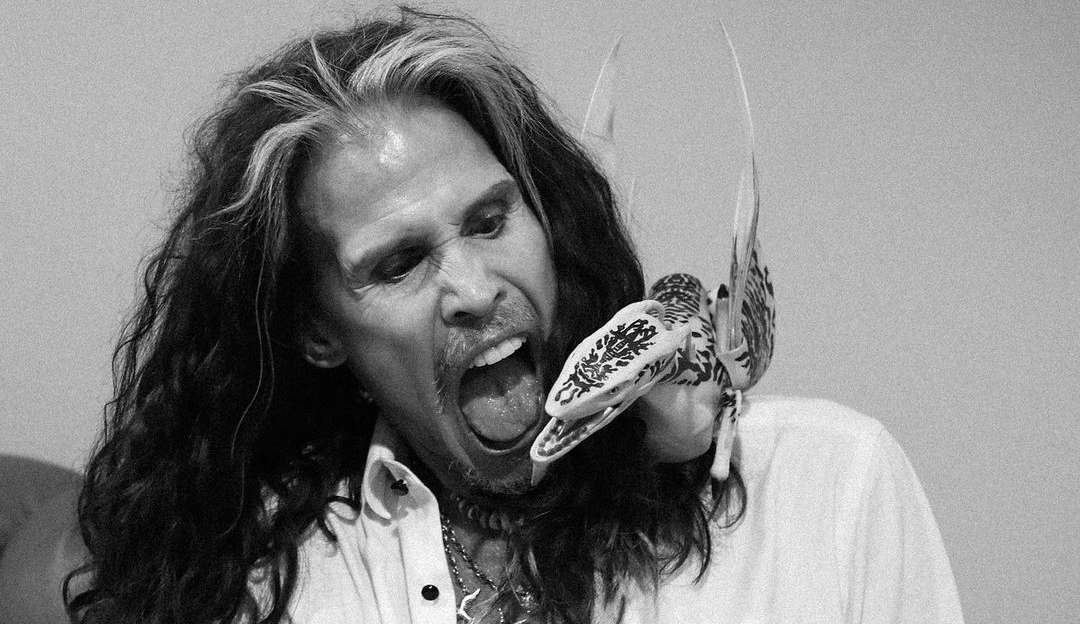 Vocalista do Aerosmith, Steven Tyler é acusado de abuso sexual e forçar vítima a fazer aborto
