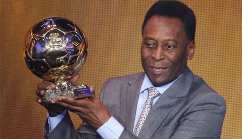 Entenda por que Pelé não recebeu a Bola de Ouro quando era jogador Lorena Bueri