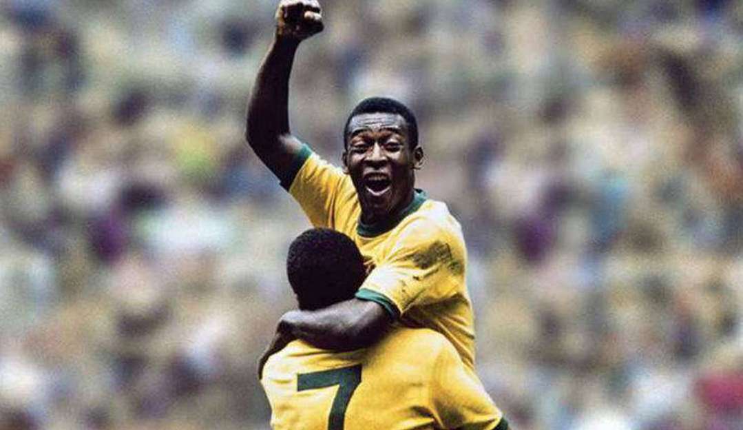 Pelé é homenageado pelo prefeito do Rio de Janeiro