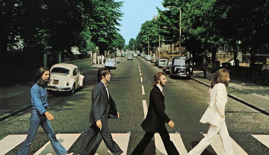 Paul McCartney quase foi atropelado ao recriar capa de 'Abbey Road'