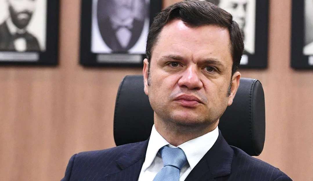 Ministro Alexandre de Moraes determina prisão de Anderson Torres