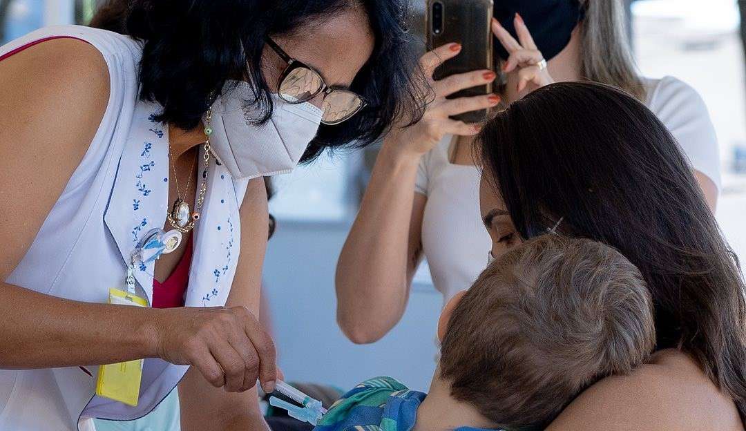 COVID: resistência de pais vacinarem seus filhos cresce em 56% Lorena Bueri