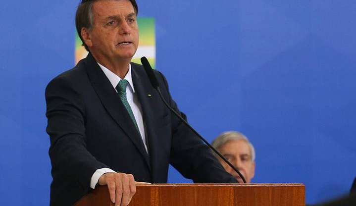 Cartão corporativo: Bolsonaro gastou 27,6 milhões em quatro anos Lorena Bueri