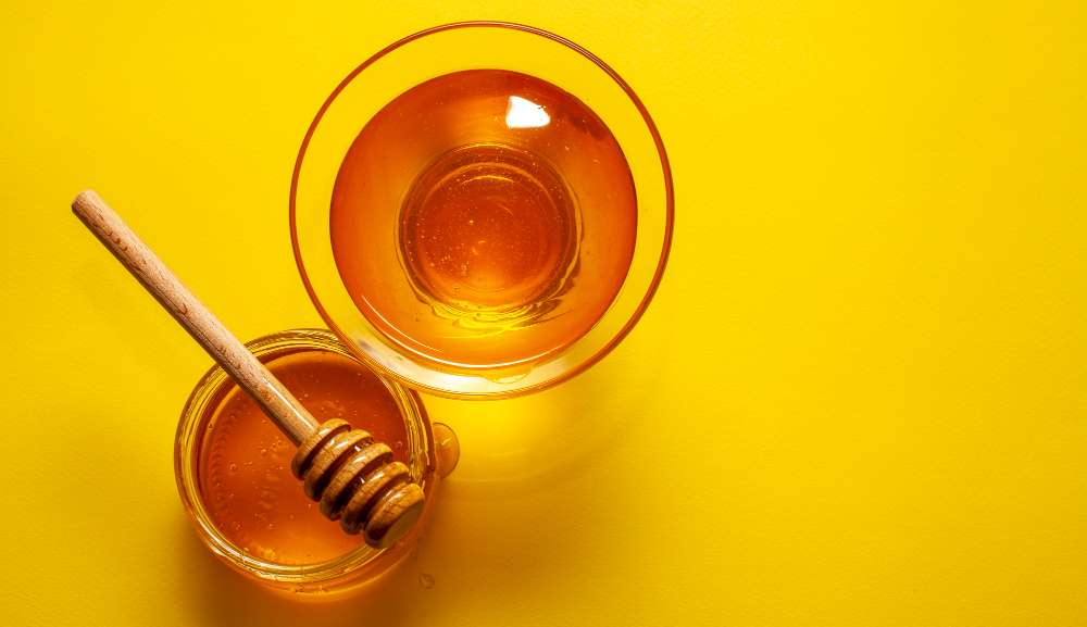Como a troca do açúcar pelo mel pode beneficiar a sua saúde