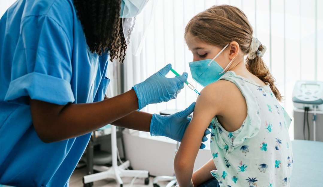 Coronavac: Ministério da Saúde entrega 740 mil doses para vacinar crianças