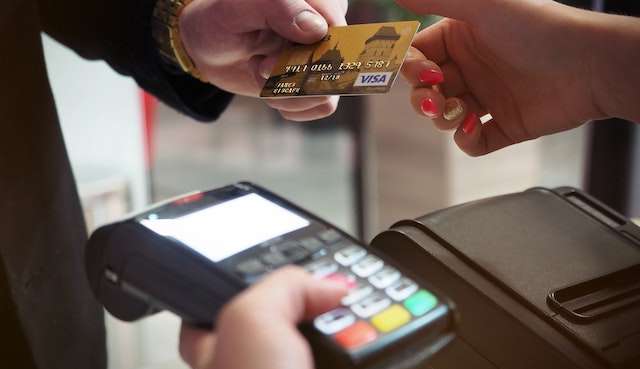 Dicas de como pagar com cartão de crédito os fornecedores a prazo