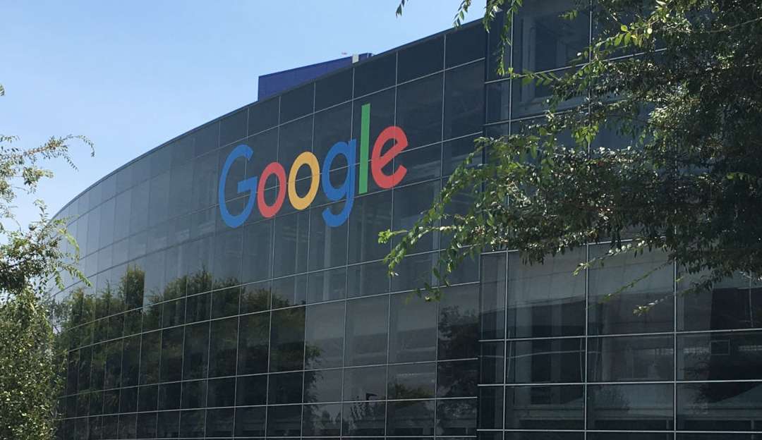 Google anuncia corte de 12mil funcionários  Lorena Bueri