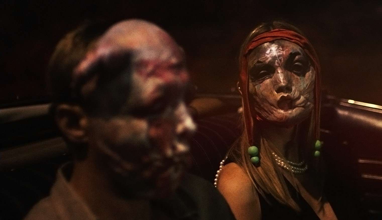 Infinity Pool: Filme de terror com Alexander Skarsgård e Mia Goth ganha novo teaser