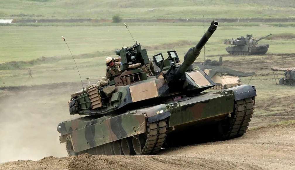 Estados Unidos anuncia envio de 31 tanques para ajudar Ucrânia na guerra 