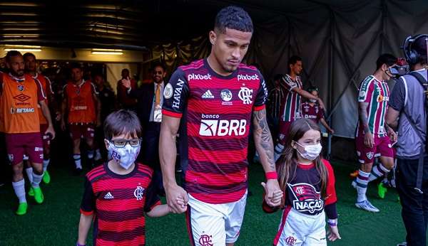 Flamengo conclui a venda de João Gomes para a Europa