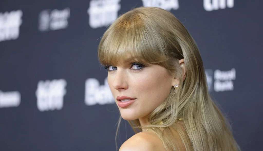 Taylor Swift anuncia lançamento do clipe de ‘Lavender Haze’ Lorena Bueri
