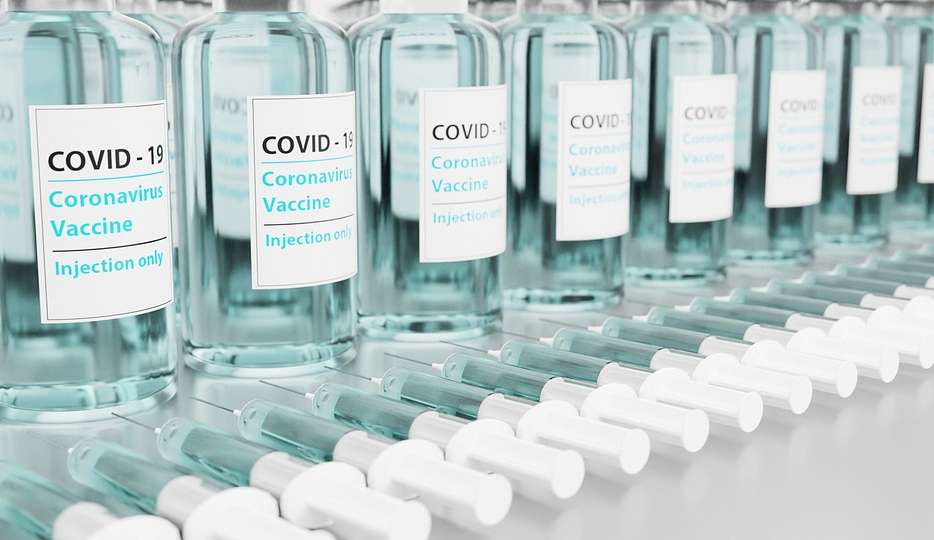 Vacina bivalente promete imunização contra subvariantes da Covid