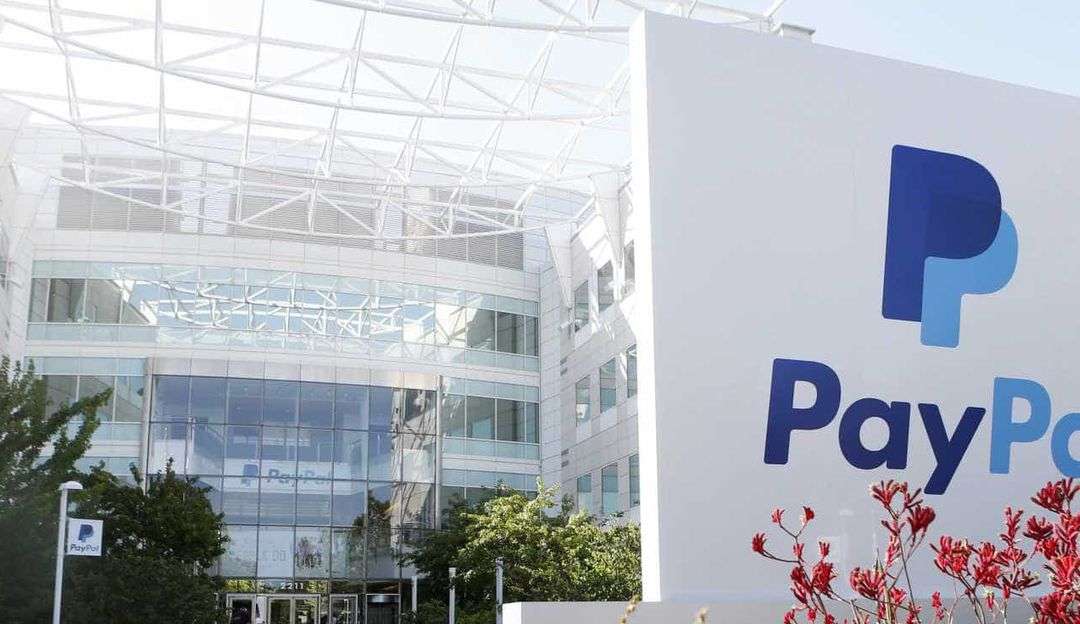 PayPal anuncia corte de 7% do efetivo  Lorena Bueri
