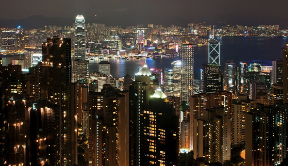 Hong Kong vai distribuir 500 mil passagens aéreas gratuitas para atrair turistas Lorena Bueri