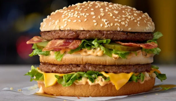 “Índice do Big Mac” aponta que o real está 17,2% mais desvalorizado do que deveria Lorena Bueri