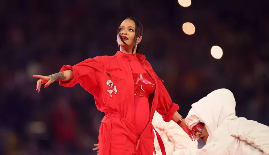 Rihanna faz show épico no intervalo do Super Bowl