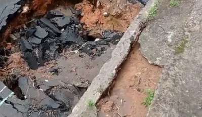 Homem cai pela segunda vez em cratera em Petrópolis Lorena Bueri