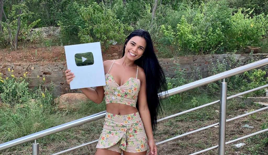 Conheça Vanessa Raquel: a youtuber que transformou hobbie em trabalho e conquistou 600 mil seguidores Lorena Bueri