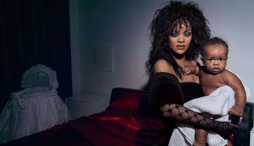 Rihanna fala abertamente com a Vogue sobre família e carreira Lorena Bueri