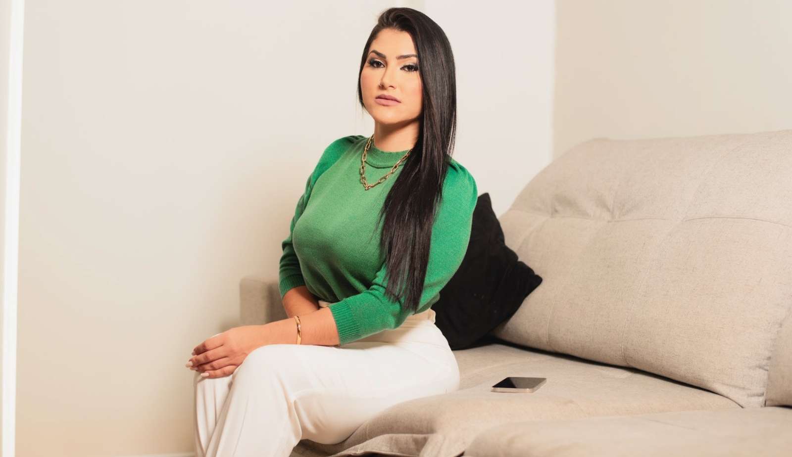 Empreendedora Niteroiense Priscila Serrano Inspira Mulheres a Empreender através da Internet
