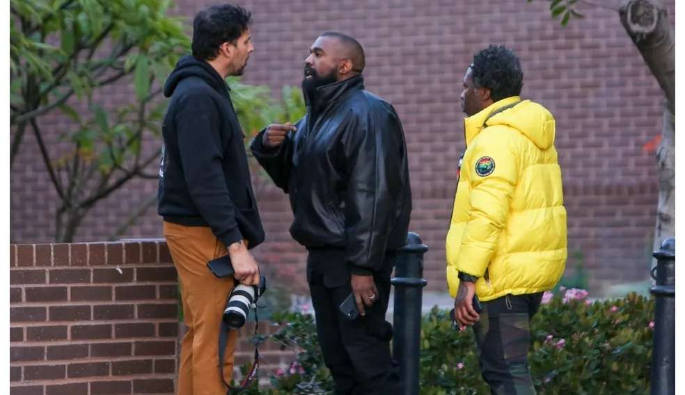 Kanye West discute novamente com fotógrafos em Hollywood Lorena Bueri