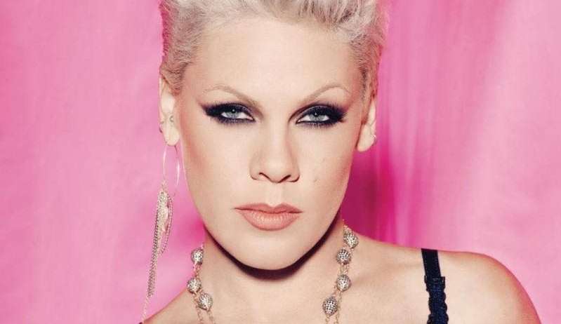 Pink joga indireta em Christina Aguilera e relembra antiga rixa