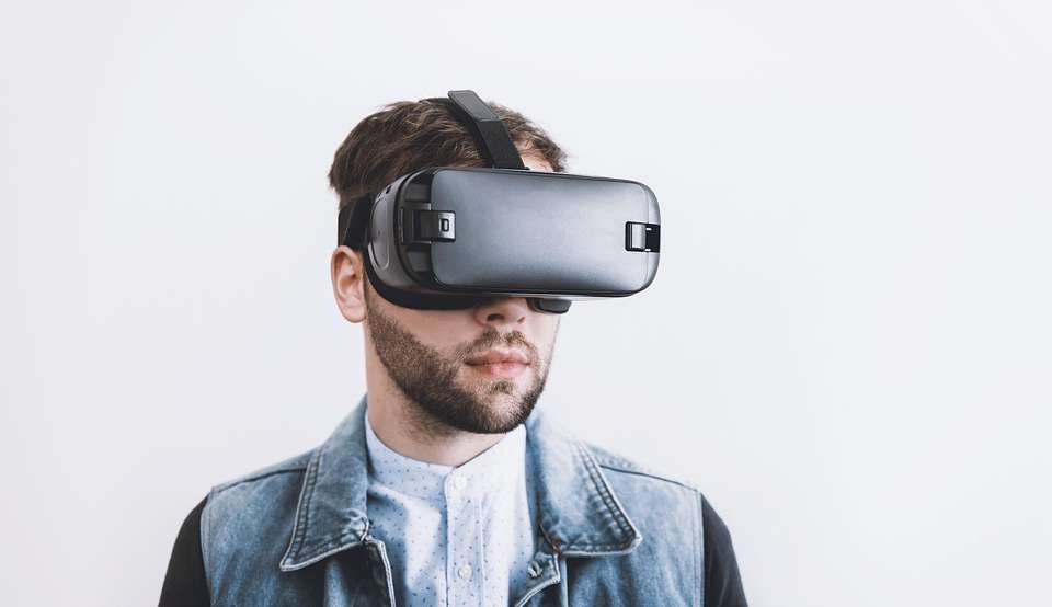 Apple adia novamente o lançamento do óculos de realidade mista