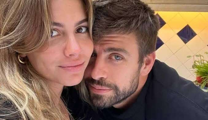  Piqué e Clara Chía são expulsos pelo dono de restaurante por ser fã de Shakira Lorena Bueri