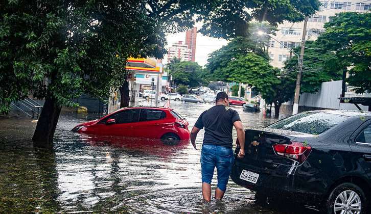 Cidades do litoral de São Paulo foram bastante castigas pela chuva