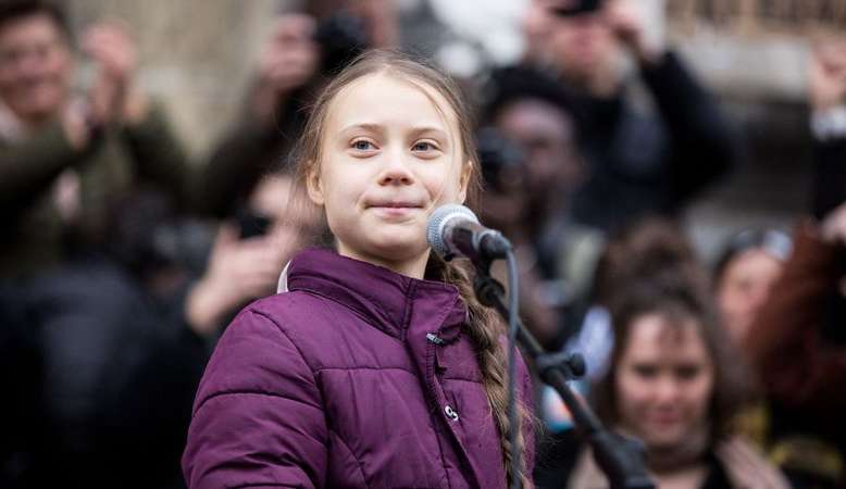 Greta Thunberg e outros ativistas bloqueiam entradas do Ministério da Energia da Noruega Lorena Bueri