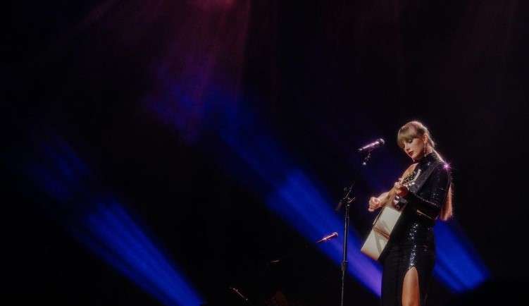 Taylor Swift quebra mais um recorde da Billboard Lorena Bueri