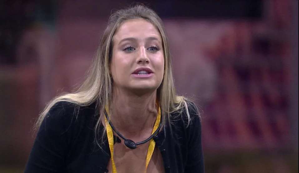 Bruna questiona intenções de Fred Nicácio ao ajudar Amanda Lorena Bueri