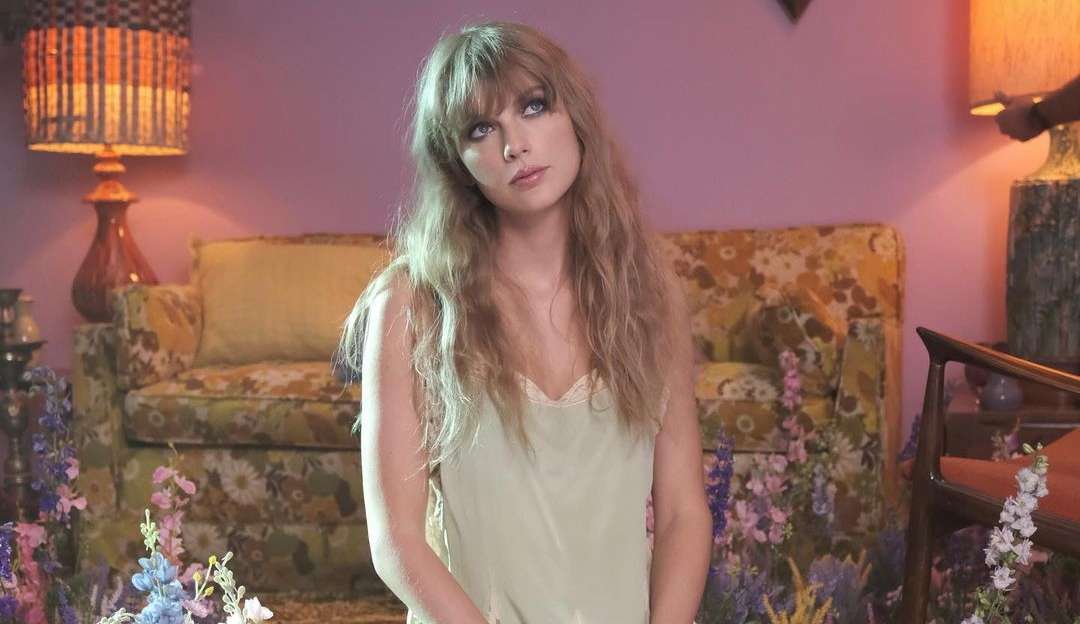 Taylor Swift emplaca dez álbuns na Billboard 200  