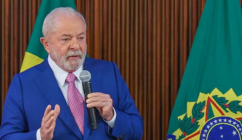 Lula assina medida provisória do novo Bolsa Família Lorena Bueri