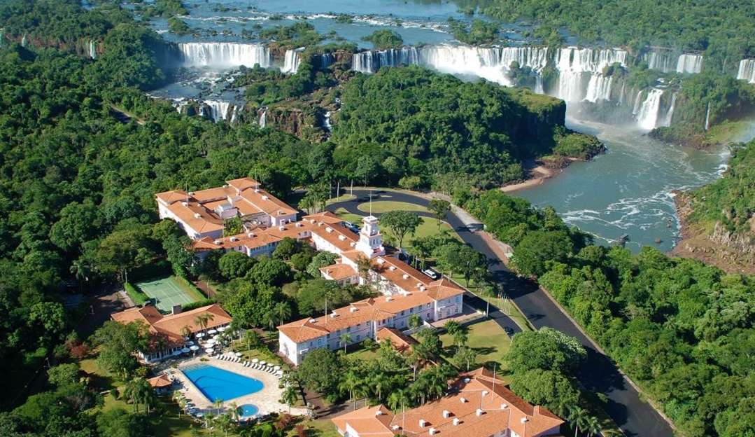 guia de viagens da Forbes: Brasil tem 1 hotel com nota máxima e outros 8 citados no guia Lorena Bueri