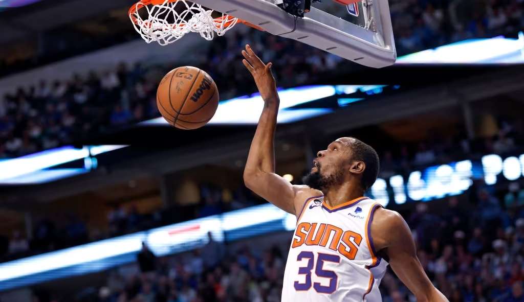 Lesionado, Kevin Durant deve desfalcar os Suns por pelo menos três semanas Lorena Bueri