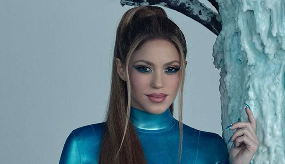 Shakira apresenta hit sobre separação pela primeira vez Lorena Bueri