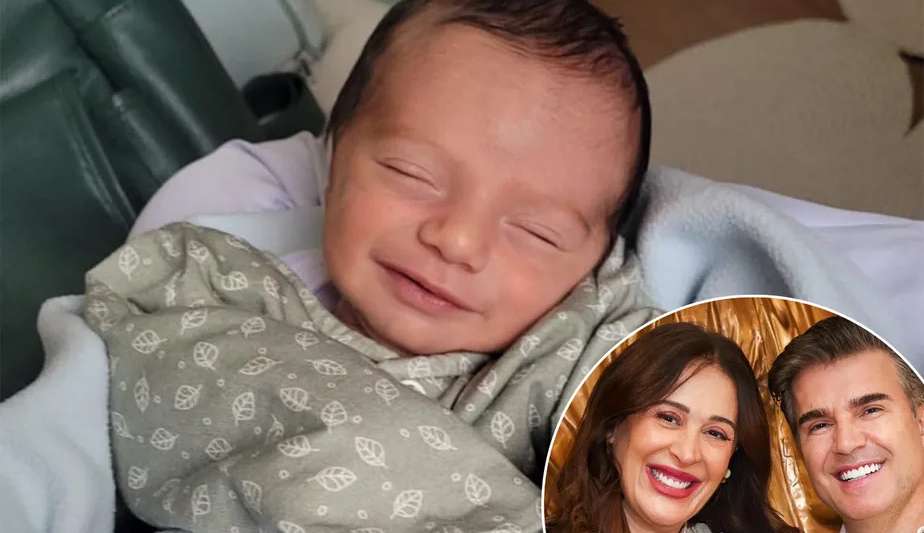 Claudia Raia e Jarbas comemoram o primeiro mês de vida do filho   Lorena Bueri