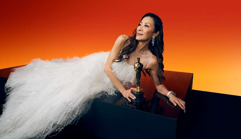 Oscar 2023: Vestido da atriz Michelle Yeoh ficou pronto em 600 horas e o preço é inacreditável 