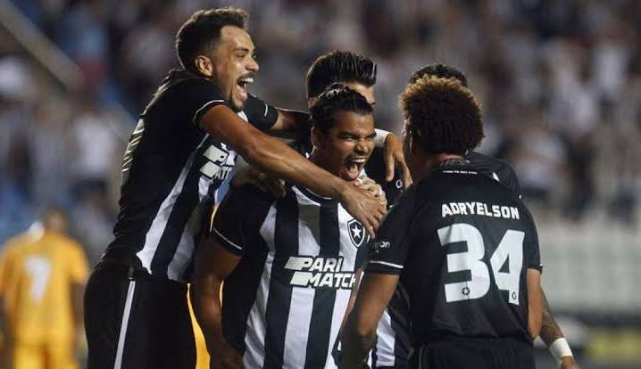 Copa do Brasil: Botafogo avança com goleada de 7 a 1 contra o Brasiliense Lorena Bueri