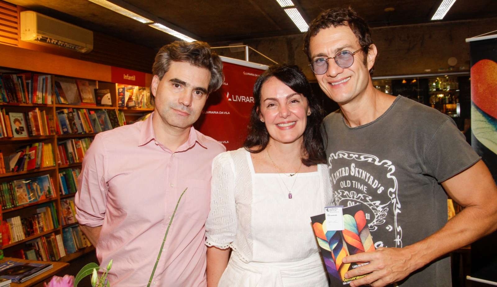 Gabriel Braga Nunes prestigia o lançamento do livro da autora Carolina Delboni,  Lorena Bueri